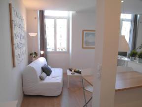 Apartment Bord de Place - studio